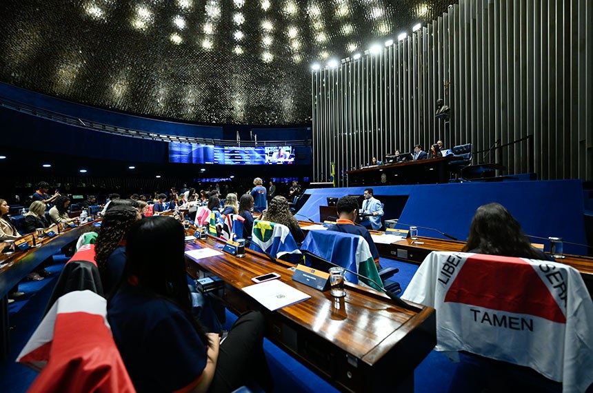 Mesa: 
2ª secretária da Mesa Jovem, Ellen Lahandria Nogueira Oliveira (AP); 
1º secretário da Mesa Jovem, Erick Emanuel Lima Souza (CE);
presidente da Mesa Jovem, Keyla Adssa Barbosa de Oliveira (RN); 
secretário-geral adjunto da Mesa do Senado Federal, Ivan Furlan Falconi; 
vice-presidente da Mesa Jovem, Darliane Crislaine Lima da Silva (AL).