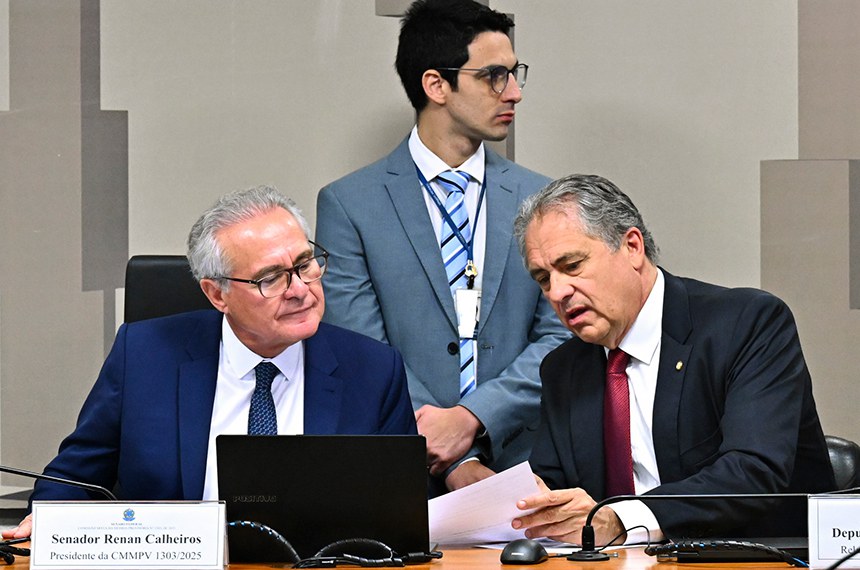 Mesa: 
secretário de Reformas Econômicas do Ministério da Fazenda, Marcos Barbosa Pinto;
ministro de Estado da Fazenda, Fernando Haddad;
presidente da CMMPV 1.303/2025, senador Renan Calheiros (MDB-AL);
vice-presidente da CMMPV 1.303/2025, deputado Carlos Zarattini (PT-SP).