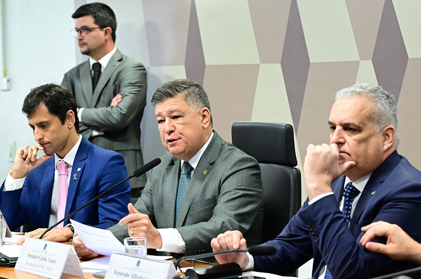 Mesa: 
vice-presidente da CPMI - INSS, deputado Duarte Jr. (PSB-MA);
presidente da CPMI - INSS, senador Carlos Viana (Podemos-MG);
relator da CPMI - INSS, deputado Alfredo Gaspar (União-AL).