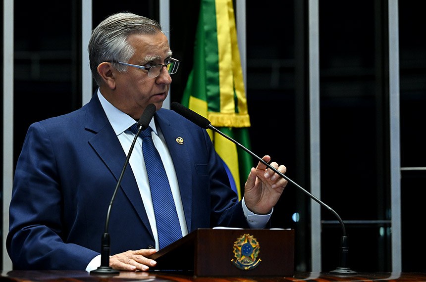 Em discurso, à tribuna, senador Paulo Paim (PT-RS).