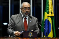 Paulo Paim lamenta impacto do tarifaço na vida dos gaúchos