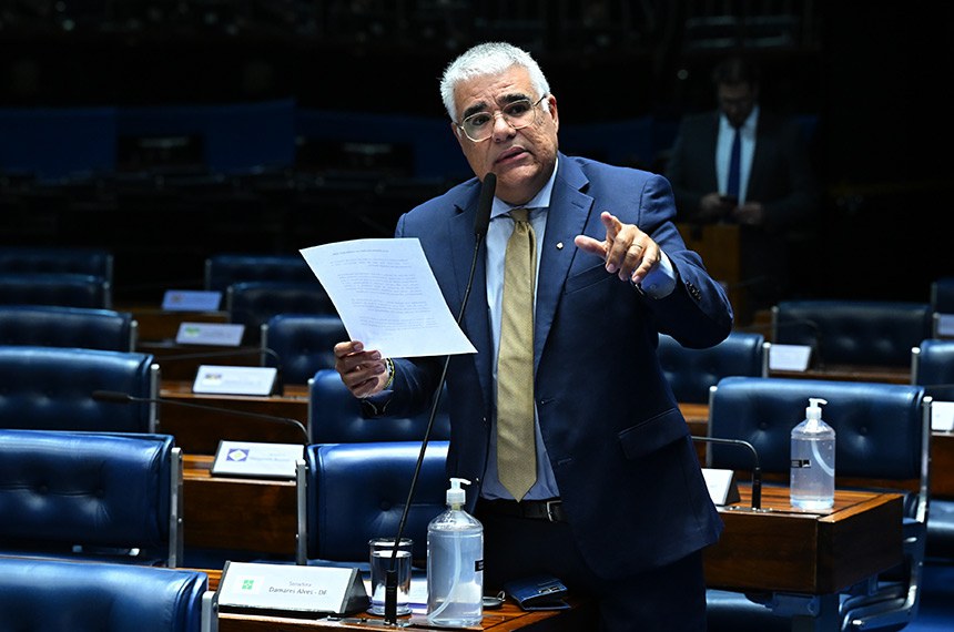 Senador Eduardo Girão (Novo-CE) em pronunciamento à bancada.