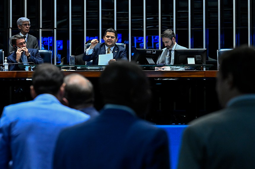 Mesa: 
senador Flávio Bolsonaro (PL-RJ);
presidente do Senado Federal, senador Davi Alcolumbre (União-AP); 
secretário-geral da Mesa do Senado Federal, Danilo Augusto Barboza de Aguiar. 