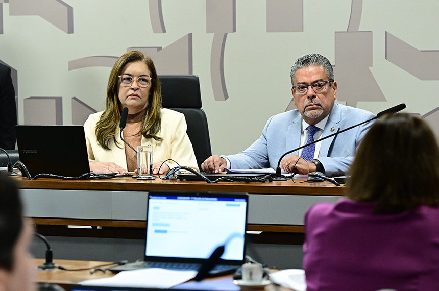 Mesa:
presidente da CASCANCER, senadora Dra. Eudócia (PL-AL); 
vice-presidente da CASCANCER, senador Dr. Hiran (PP-RR).