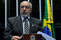 Paim defende projeto de proteção de menores nas redes sociais