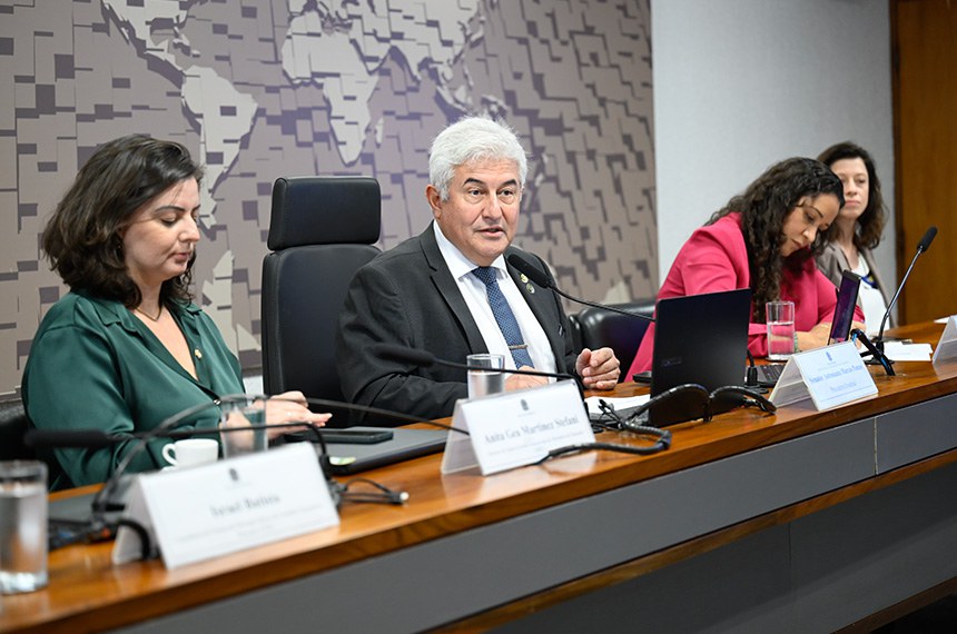 Mesa: 
diretora de Apoio à Gestão Educacional do Ministério da Educação (MEC), Anita Gea Martinez Stefani; 
presidente eventual senador Astronauta Marcos Pontes (PL-SP) - em pronunciamento; 
coordenadora-Geral de Educação Científica da Secretaria de Ciência e Tecnologia para o Desenvolvimento Social do Ministério da Ciência, Tecnologia e Inovação (MCTI), Cláudia Ferreira de Maya Viana; 
gerente Sênior de Implementação da Fundação Telefônica Vivo, Lia Roitburd. 