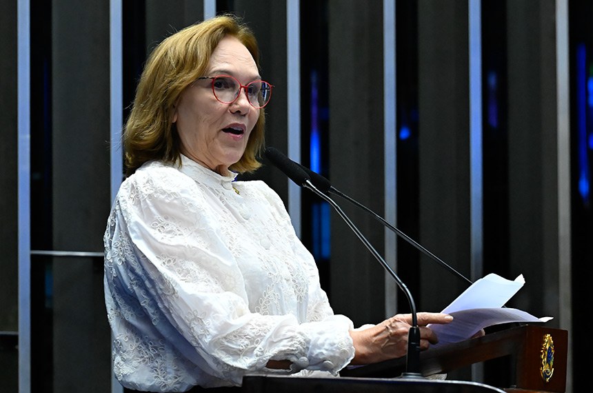 Em discurso, à tribuna, senadora Zenaide Maia (PSD-RN).