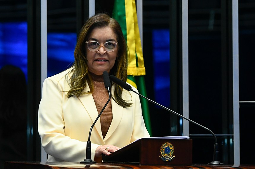 Senadora Dra. Eudócia (PL-AL) em discurso à tribuna.