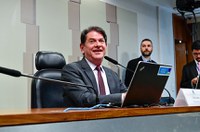 CE pode aprovar contrato especial de trabalho para quem cursa pós-graduação