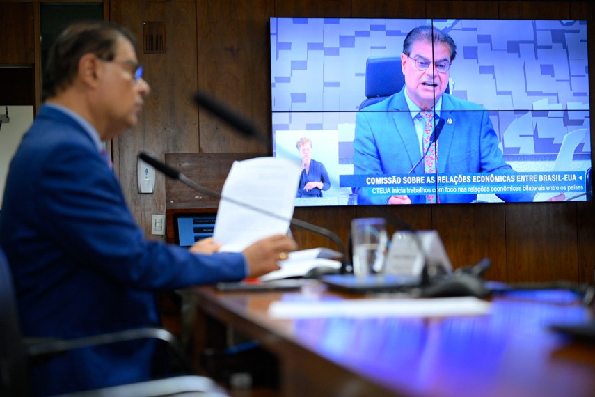 À mesa, presidente da CTEUA, senador Nelsinho Trad (PSD-MS).