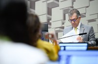 CAE aprova pena para discriminação de idosos em operações de crédito