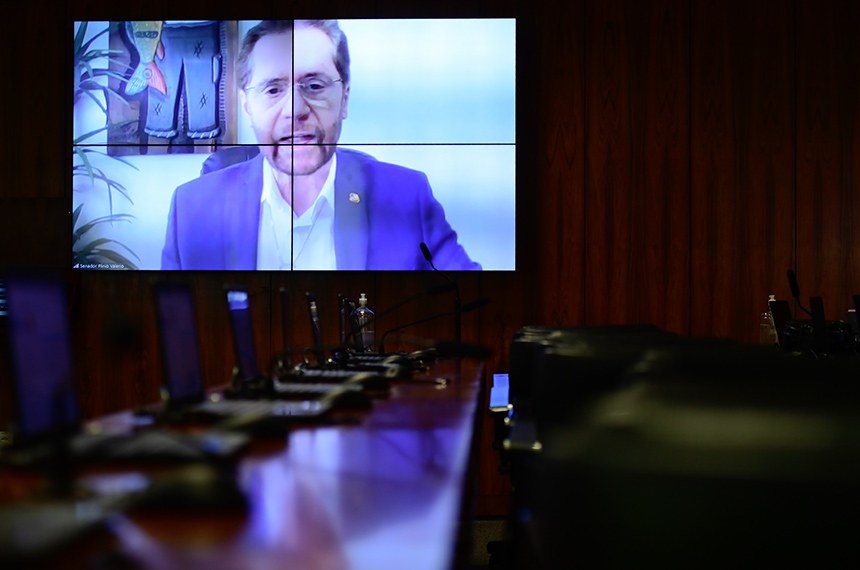 Em pronunciamento, via videoconferência, relator da PL 2913/2022, senador Plínio Valério (PSDB-AM).