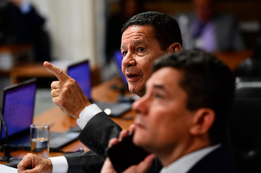 Bancada:
senador Hamilton Mourão (Republicanos-RS) em pronunciamento;
senador Sergio Moro (União-PR).