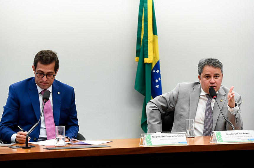 Mesa: 
deputado Gervásio Maia (PSB-PB);
presidente da CMO, senador Efraim Filho (União-PB) - em pronunciamento.