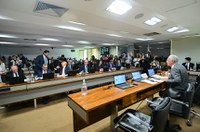 Marco legal para comércio exterior segue ao Plenário