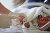Parto prematuro: lei estabelece ações de prevenção e cuidado para mães e bebês