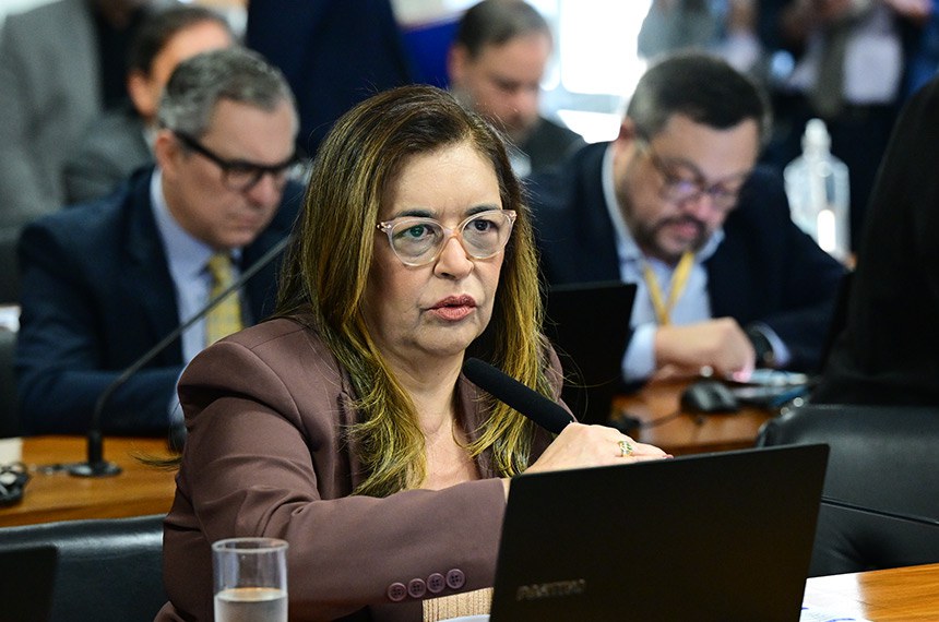 Em pronunciamento, à bancada, autora do PL 126/2025, senadora Dra. Eudócia (PL-AL).