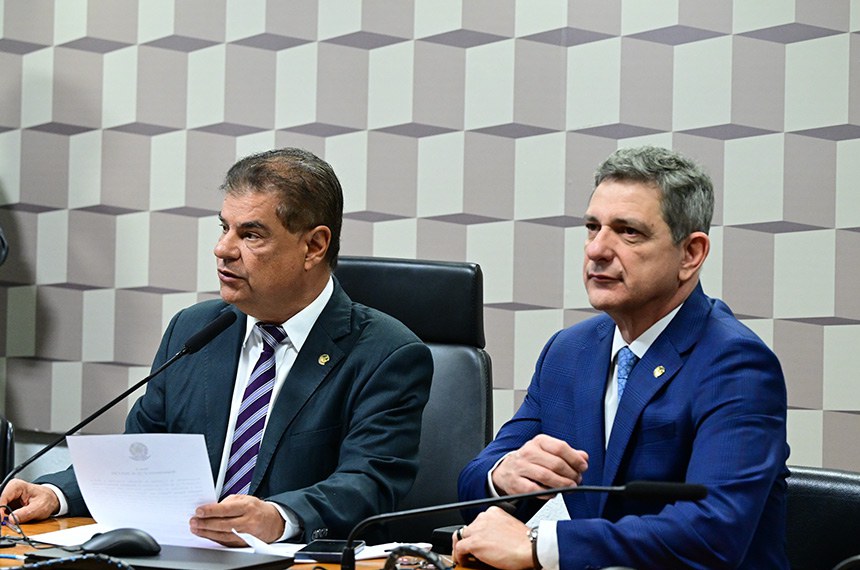 Mesa: 
presidente da CRE, senador Nelsinho Trad (PSD-MS);
senador Rogério Carvalho (PT-SE).