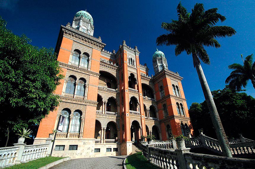 Na foto: Fachada do Castelo Mourisco, prédio-símbolo da Fiocruz.