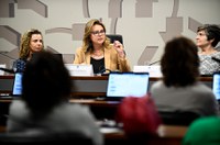 Apoio e tratamento podem frear aumento do alcoolismo entre mulheres