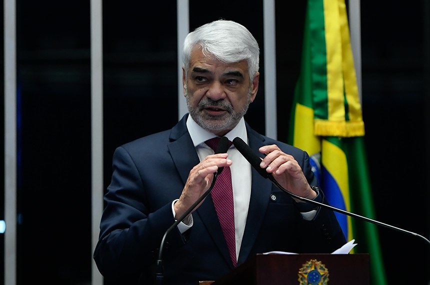 Em discurso, à tribuna, senador Humberto Costa (PT-PE).