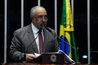 Paim diz que país está 'exorcizando os fantasmas do autoritarismo'