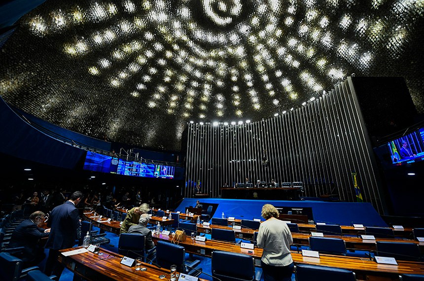 Mesa: 
2º vice-presidente do Senado Federal, senador Humberto Costa (PT-PE);
secretário-geral da Mesa do Senado Federal, Danilo Augusto Barboza de Aguiar.