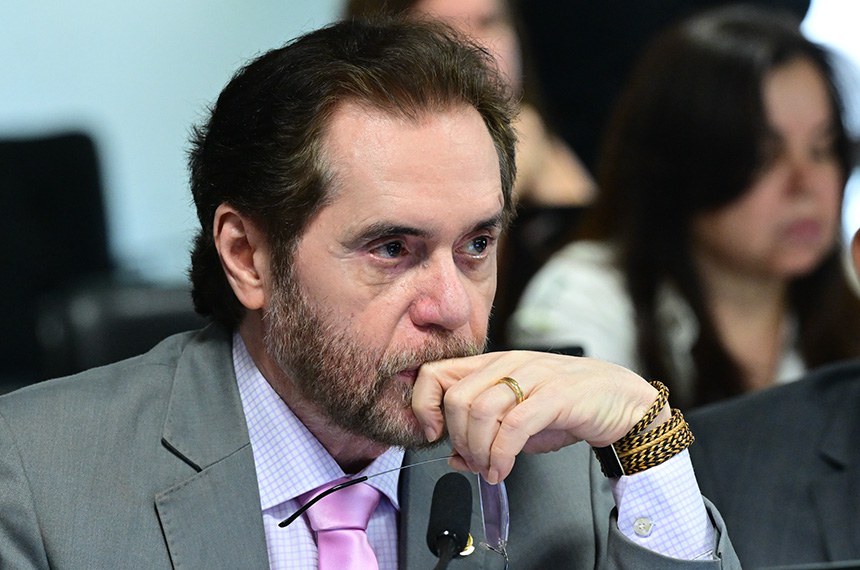 À bancada, relator do PL 1.521/2025, senador Plínio Valério (PSDB-AM).