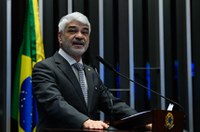 Humberto critica proposta que amplia foro privilegiado para políticos