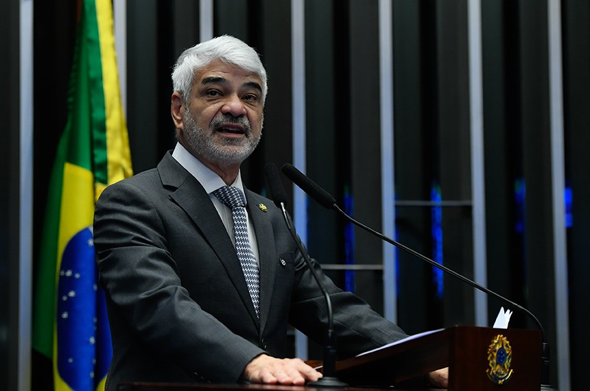 Em discurso, à tribuna, senador Humberto Costa (PT-PE).