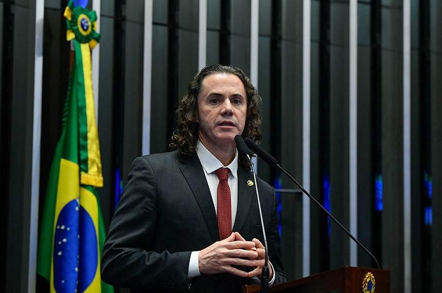 Em discurso, à tribuna, senador Veneziano Vital do Rêgo (MDB-PB).