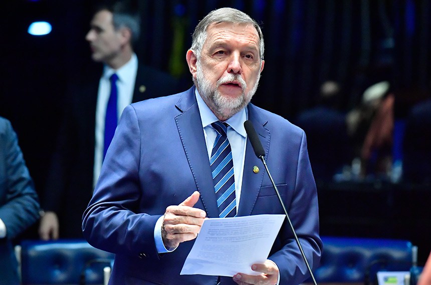 À bancada, em pronunciamento, senador Flávio Arns (PSB-PR).