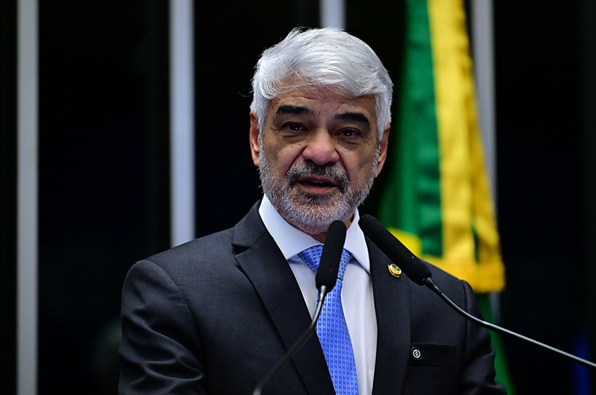 Em discurso, à tribuna, senador Humberto Costa (PT-PE).