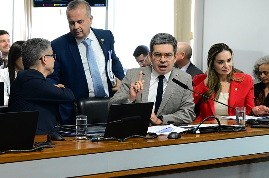Bancada: 
senador Alessandro Vieira (MDB-SE); 
senador Rogerio Marinho (PL-RN); 
relator do PL 680/2024, senador Randolfe Rodrigues (PT-AP) - em pronunciamento; 
senadora Augusta Brito (PT-CE). 