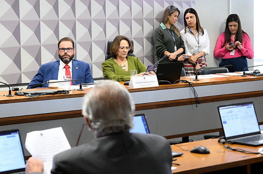 Mesa: 
senador Jorge Seif (PL-SC);
presidente da CDH, senadora Damares Alves (Republicanos-DF). 