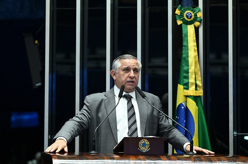 Em discurso, à tribuna, senador Izalci Lucas (PL-DF).