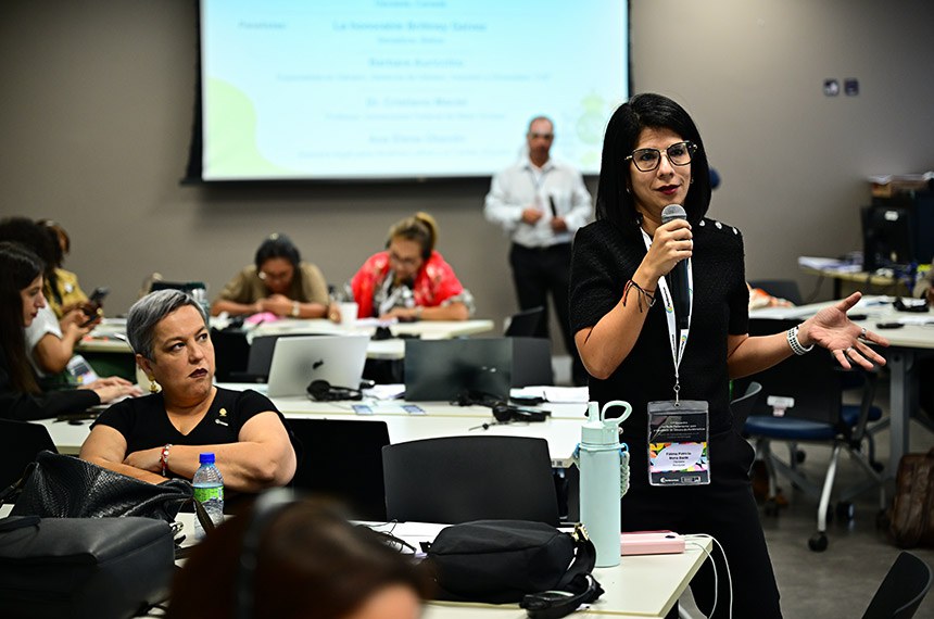 Grupos de trabalho: Diálogos interseccionais, interculturais e intergeracionais para promover a equidade de gênero.