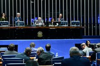 Debatedores divergem sobre limites entre modernização e precarização do trabalho