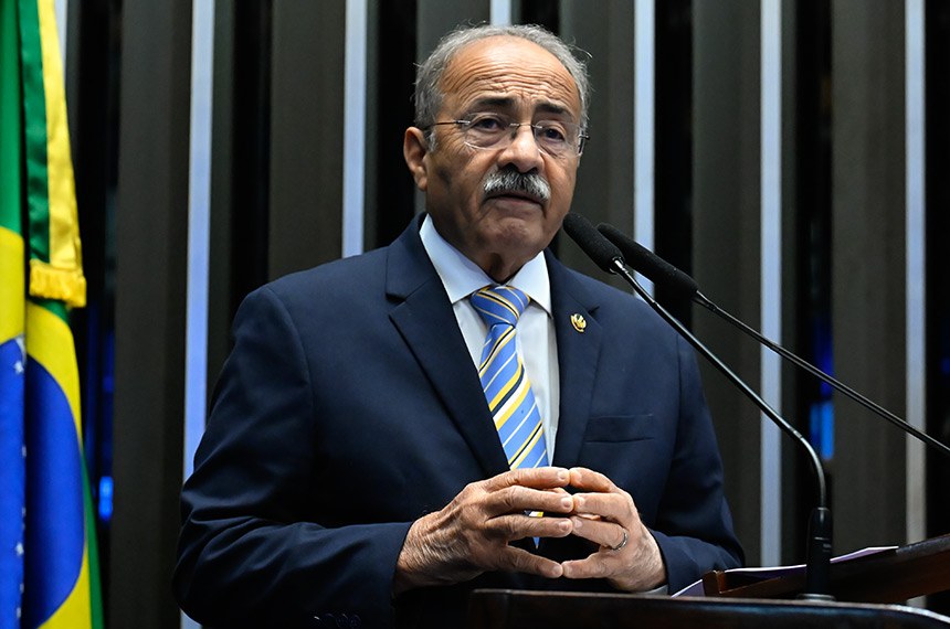 Em discurso, à tribuna, senador Chico Rodrigues (PSB-RR).