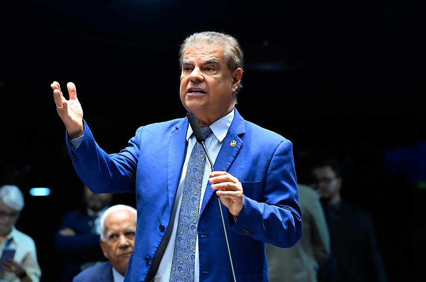 Em pronunciamento, à bancada, senador Nelsinho Trad (PSD-MS).