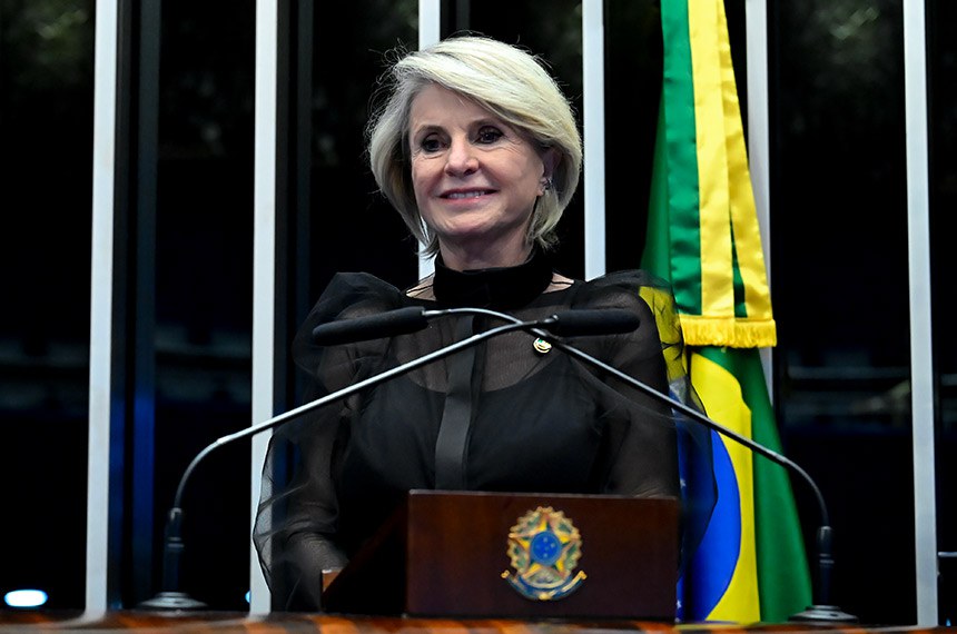 À tribuna, em discurso, senadora Margareth Buzetti (PP-MT).