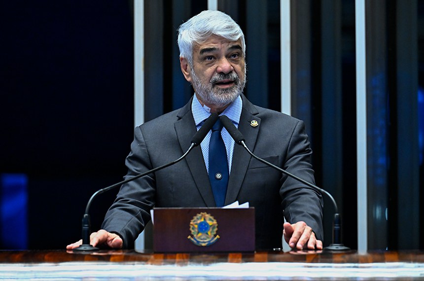 Em discurso, à tribuna, senador Humberto Costa (PT-PE).