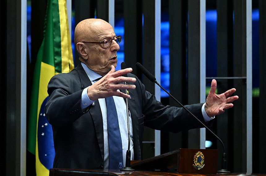 Em discurso, á tribuna, senador Esperidião Amin (PP-SC). 