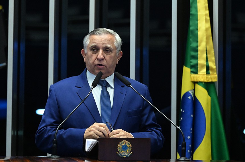 Em discurso, à tribuna, senador Izalci Lucas (PL-DF).