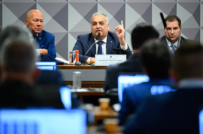 Mesa: 
deputado Coronel Chrisóstomo (PL-RO);
relator da CPMI - INSS, deputado Alfredo Gaspar (União-AL); 
coordenador de Comissões Especiais, Temporárias e Parlamentares de Inquérito (Coceti), Leandro Augusto de Araújo Cunha Bueno.