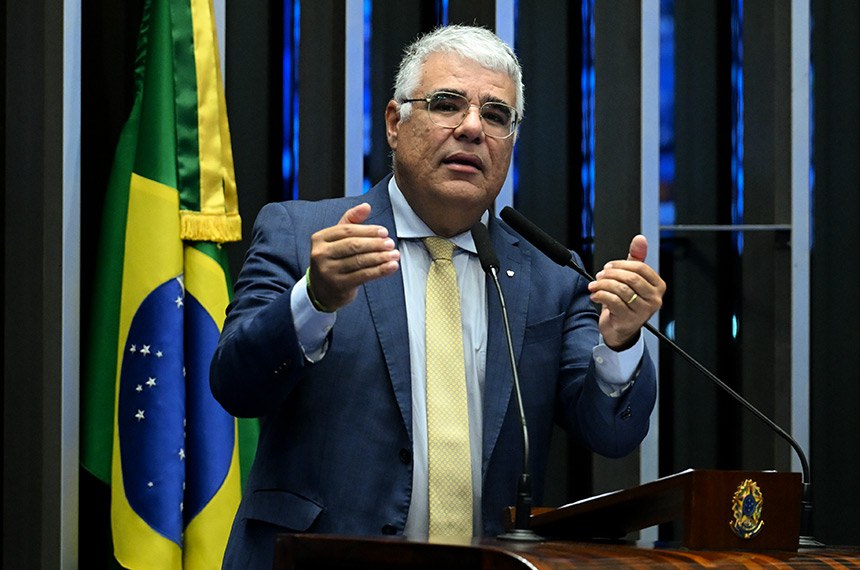 Em discurso, à tribuna, senador Eduardo Girão (Novo-CE).