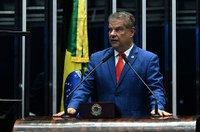 Nelsinho Trad destaca campanhas de prevenção ao câncer