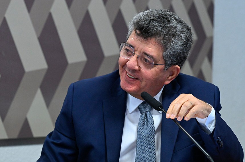 Mesa: 
relator da CMMPV 1.309/2025, senador Fernando Farias (MDB-AL).