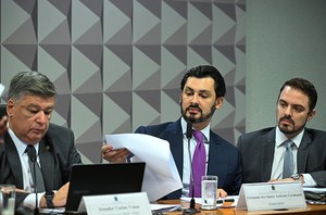 Mesa: 
presidente da CPMI - INSS, senador Carlos Viana (Podemos-MG);
empresário Fernando dos Santos Andrade Cavalcanti;
advogado do depoente, Thiago Machado.
