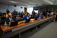 Emissoras de rádio e TV devem exibir campanhas contra drogas, aprova CSP